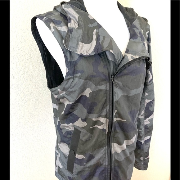 Camouflage jacket windbreaker Emporio Armani convertible jacket to vest size S - Picture 7 of 11